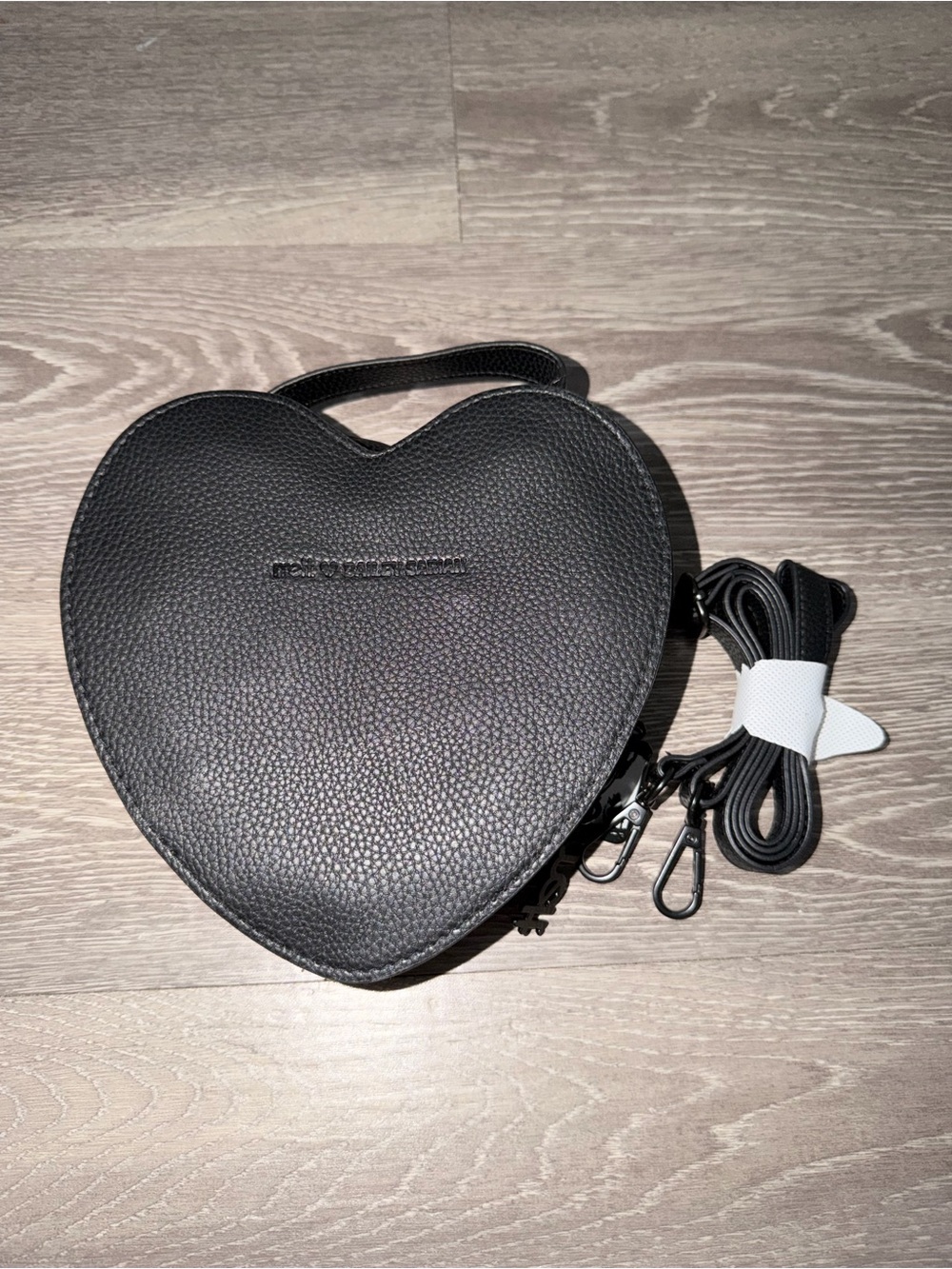 Melt Cosmetics x Bailey Sarian Fataly Yours heart-shaped bag - Picture 2 of 4